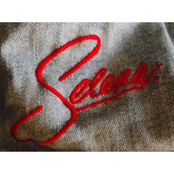 Selena Quintanilla Denim Jacket Size Medium M Pockets Embroidered Name - Picture 7 of 15